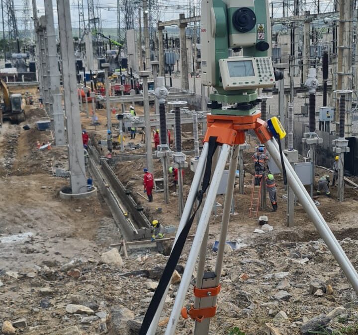 Conexão que move a energia limpa com precisão topográfica